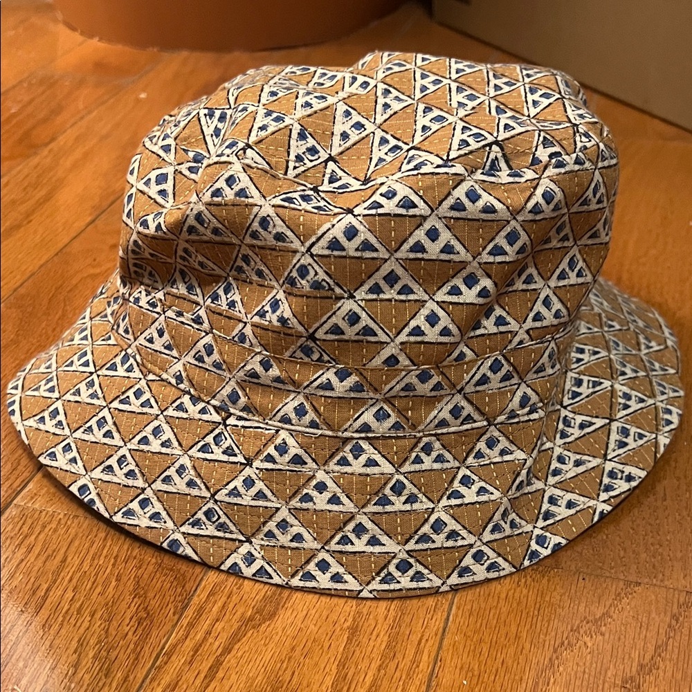 Kardo Reversible Gold/Blue Geometric Patterned Bucket Hat